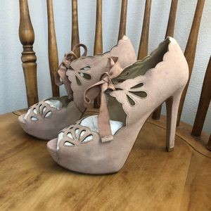 Joan & David Blush cut-out platform pumps